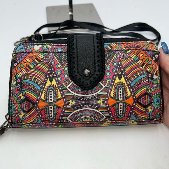 Sakroots Wristlet/Crossbody Phone Holder and Zip Around Wallet - Picture 3 of 11